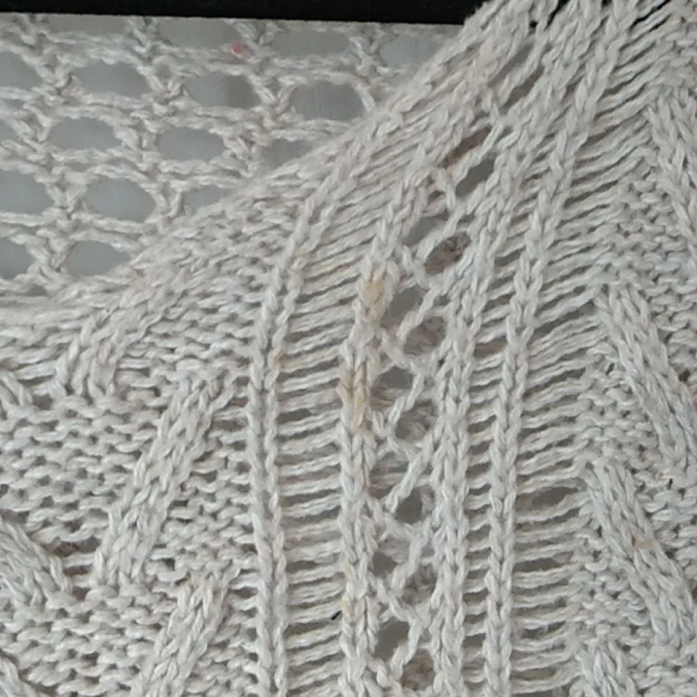 Hollister sweater - Picture 3 of 4